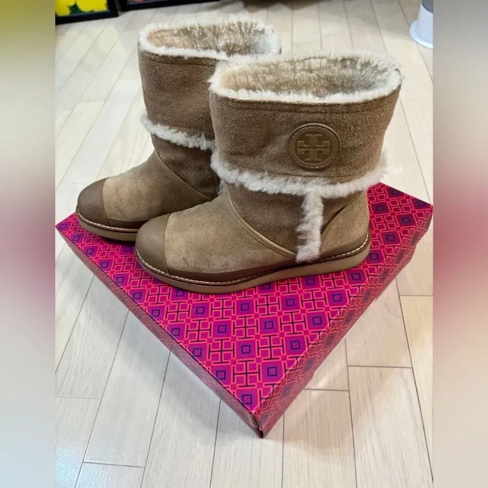 Tory Burch Designer Nadine Amelie Tan Shearling Winter Fleece Sherpa Boots 6